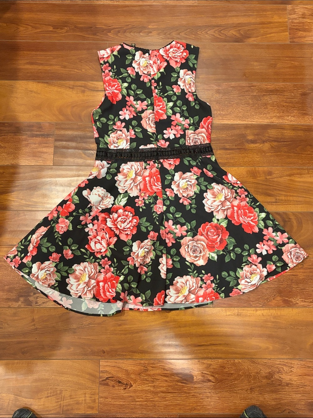 Disney Princess Floral Skater Dress Medium Black Pink Rose Crochet Lace Fit - Picture 12 of 12